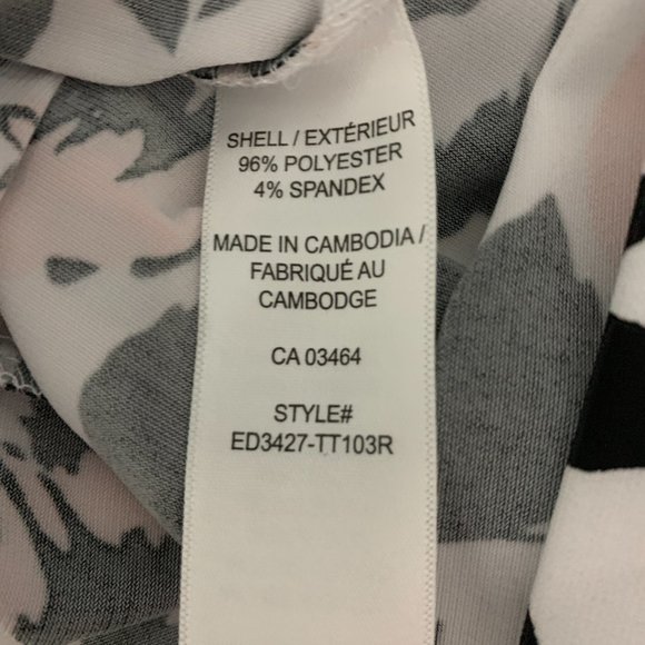 Ricki's Tank Top Size Medium - Picture 6 of 6